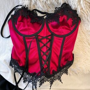 Red Black Corset Top Womens Medium Vampy Witchy Satin Lace Lace Up Coquette Bra